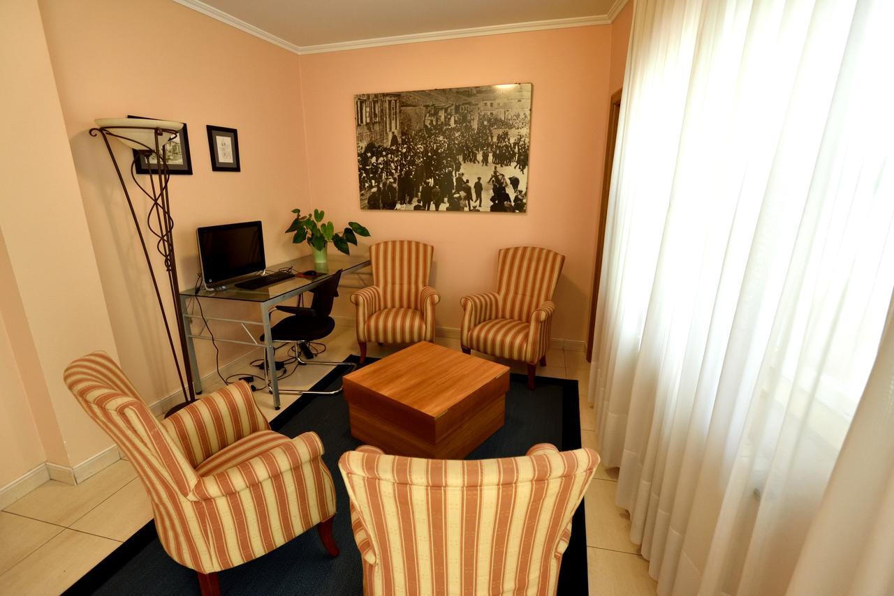 Hotel Restaurante Elisardo ノイア エクステリア 写真